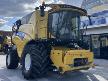 Derliaus nuėmimo kombainas NEW HOLLAND CR series