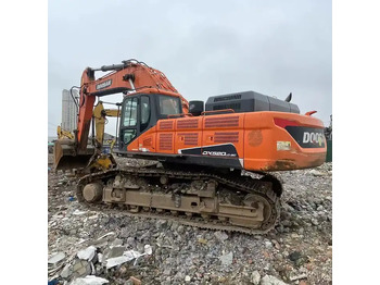 Vikšrinis ekskavatorius DOOSAN DX520