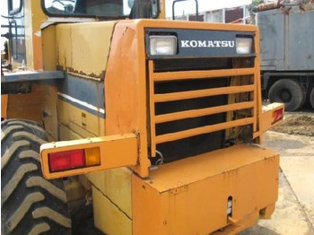 Ratinis krautuvas KOMATSU WA100