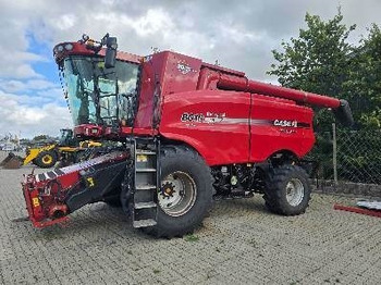 Derliaus nuėmimo kombainas CASE IH Axial-Flow