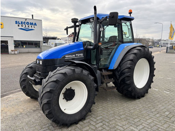 Traktorius NEW HOLLAND TS