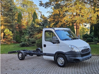 Važiuoklės sunkvežimis IVECO Daily