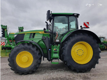 Traktorius JOHN DEERE 6R 215