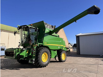 Derliaus nuėmimo kombainas JOHN DEERE T660