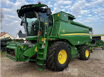 Derliaus nuėmimo kombainas JOHN DEERE T660