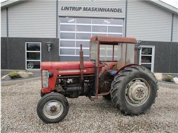 Traktorius MASSEY FERGUSON