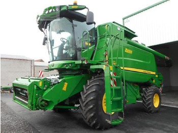 Derliaus nuėmimo kombainas JOHN DEERE T660