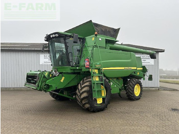 Derliaus nuėmimo kombainas JOHN DEERE T660