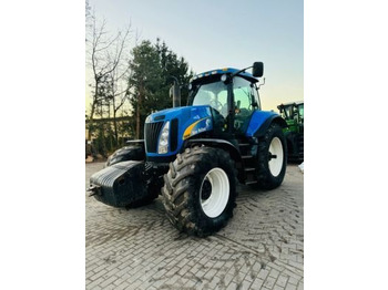 Traktorius NEW HOLLAND T8040