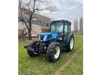 Traktorius NEW HOLLAND T4