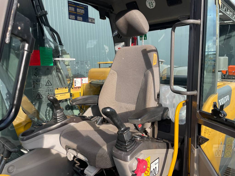 Vikšrinis ekskavatorius Volvo EC140D L: foto 15