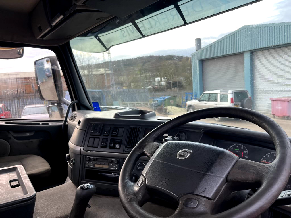 Važiuoklės sunkvežimis VOLVO FM9 260 6X2: foto 17