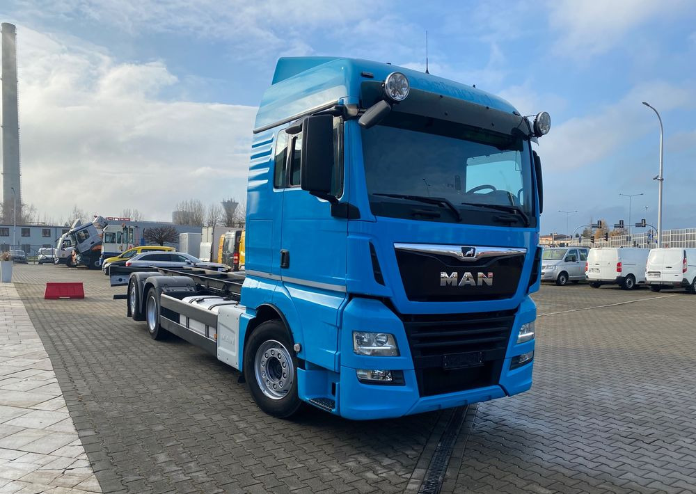 MAN TGX 26.500 / 6X2 / SERWIS na 496TKM /Stan IDEAŁ/E6/ BDF RAMA /6X2/ 3 OŚ SKRĘTNA + PODNOSZONA /SYPIALKA lizingą MAN TGX 26.500 / 6X2 / SERWIS na 496TKM /Stan IDEAŁ/E6/ BDF RAMA /6X2/ 3 OŚ SKRĘTNA + PODNOSZONA /SYPIALKA: foto 12