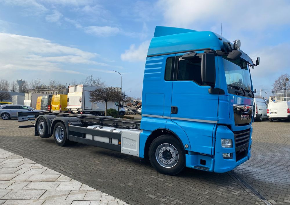 MAN TGX 26.500 / 6X2 / SERWIS na 496TKM /Stan IDEAŁ/E6/ BDF RAMA /6X2/ 3 OŚ SKRĘTNA + PODNOSZONA /SYPIALKA lizingą MAN TGX 26.500 / 6X2 / SERWIS na 496TKM /Stan IDEAŁ/E6/ BDF RAMA /6X2/ 3 OŚ SKRĘTNA + PODNOSZONA /SYPIALKA: foto 19