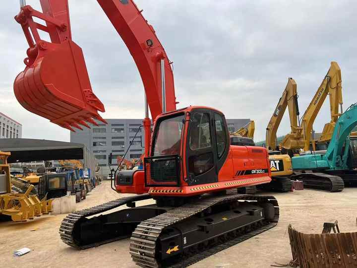 Original Korea Doosan Used Excavator 30 Ton Doosan DX300LC Crawler Excavator For Sale lizingą Original Korea Doosan Used Excavator 30 Ton Doosan DX300LC Crawler Excavator For Sale: foto 6