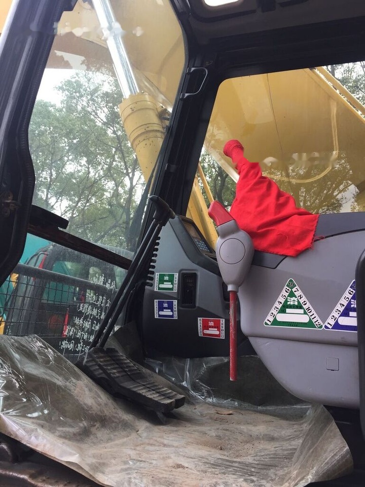 Vikšrinis ekskavatorius Komatsu PC300-7: foto 1