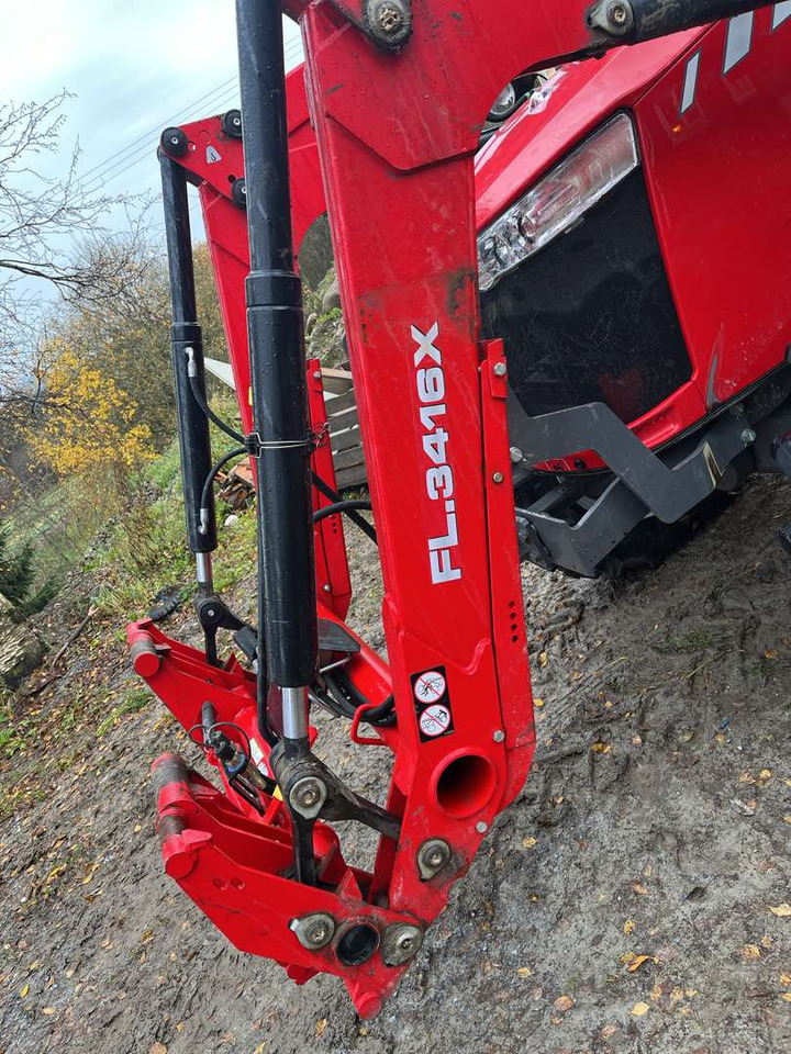 Traktorius 2019 Traktor Massey Ferguson 4709 med laster og sprøytehjul: foto 15