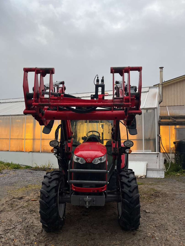 Traktorius 2019 Traktor Massey Ferguson 4709 med laster og sprøytehjul: foto 6