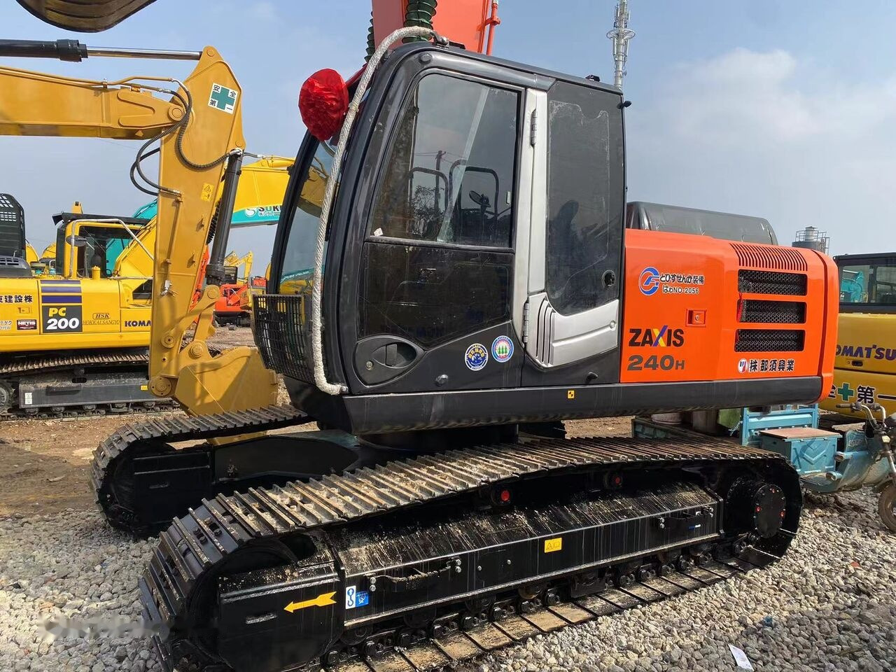 Vikšrinis ekskavatorius Hitachi ZX240H: foto 9