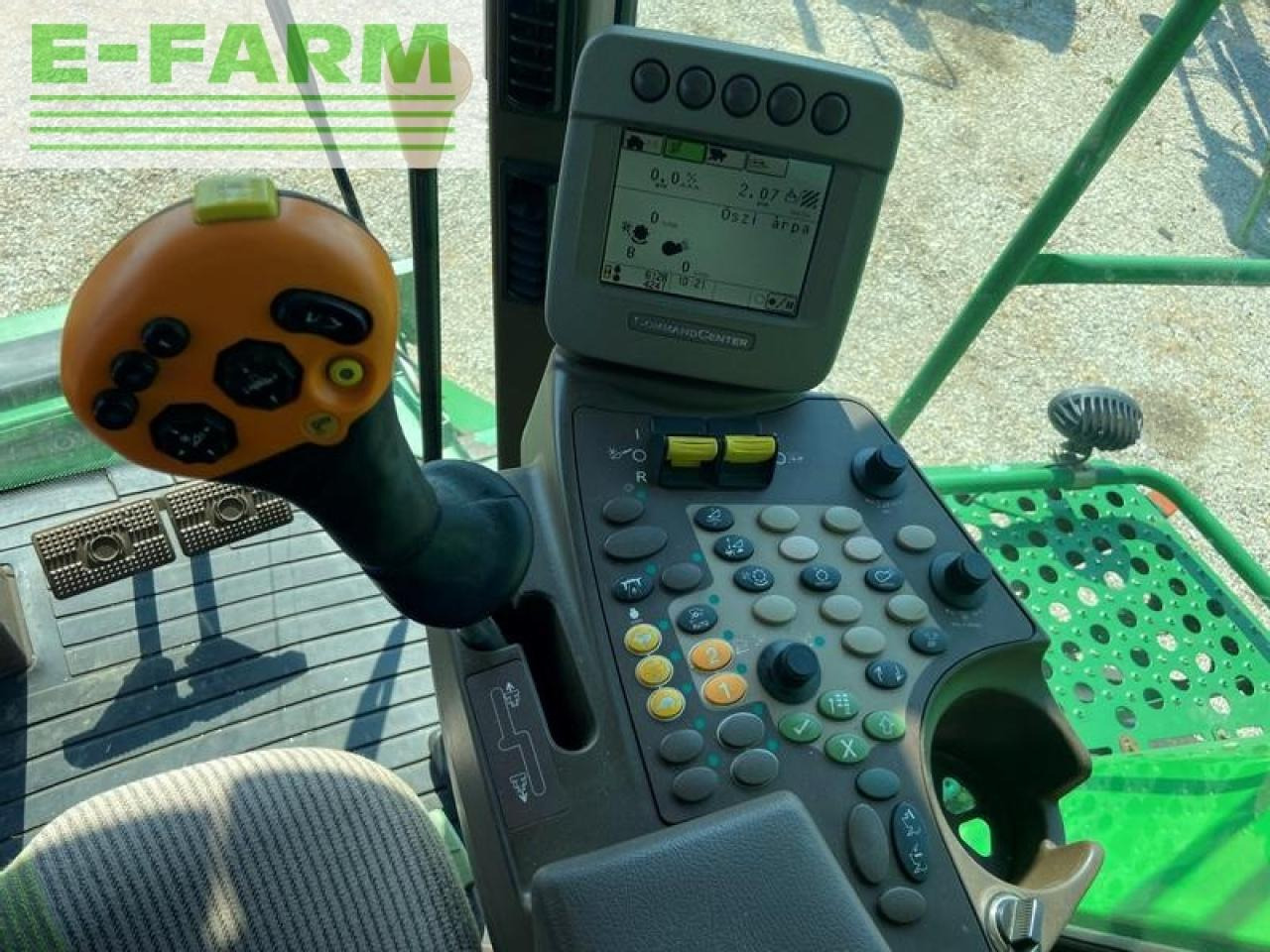 Derliaus nuėmimo kombainas John Deere t660: foto 30