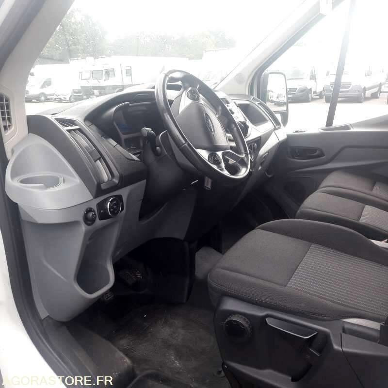 Furgonas su krovinių dėže Ford Transit Chassis Cabine 20M3 130 CV FOURGON RJ HAYON 3,5 T 2019 - 103500KM: foto 9