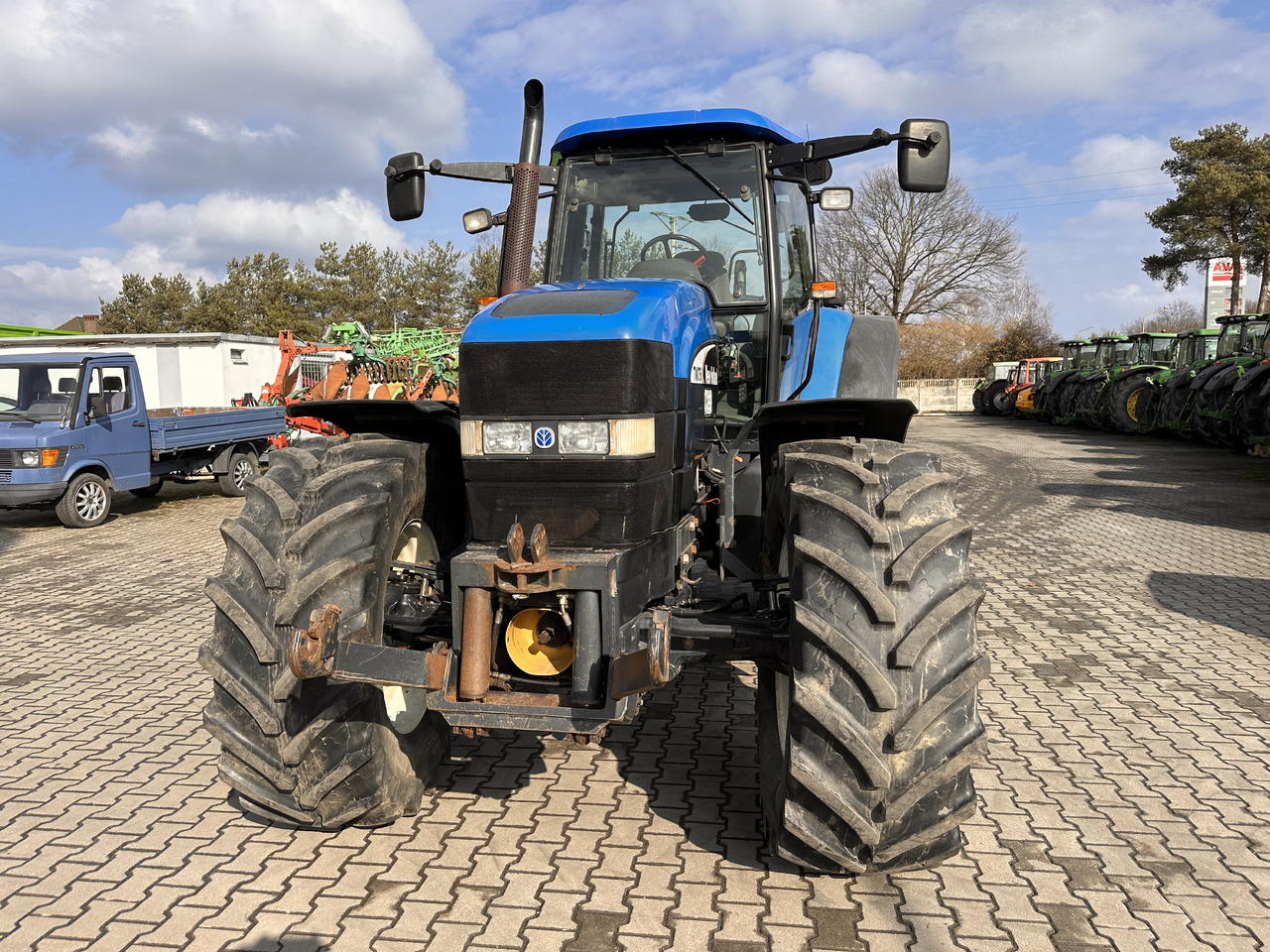 Traktorius New Holland TM 175: foto 12