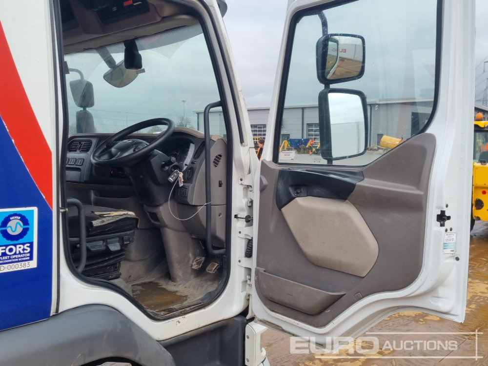 Autocisterna DAF 180: foto 31