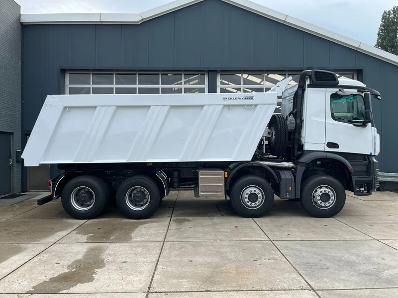 Nauja Savivartis sunkvežimis Mercedes-Benz Arocs 4140 K 8x4 Meiller tipper (15 units): foto 6